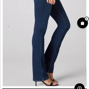 Hudson women jeans size 25 bootcut. Bin A9